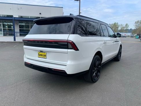 New 2026 Lincoln Navigator L Black Label AWD/4WD image 8