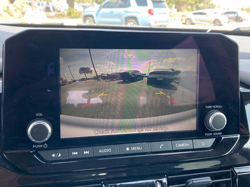 Used 2025 Nissan Pathfinder SV FWD image 23