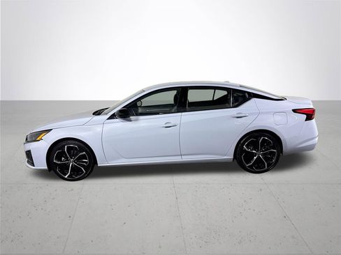 Used 2023 Nissan Altima 2.5 SR image 9