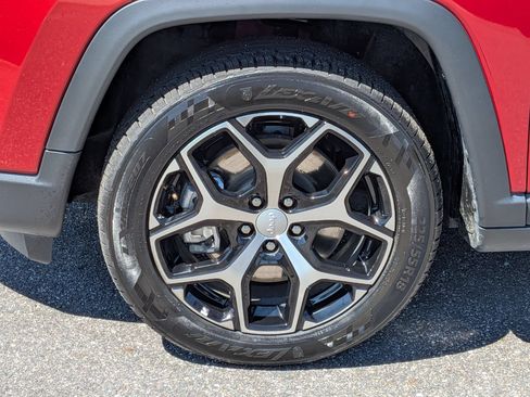 Used 2024 Jeep Compass Limited AWD/4WD image 10