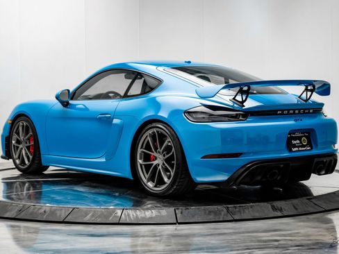 Used 2020 Porsche 718 Cayman GT4 RWD image 10