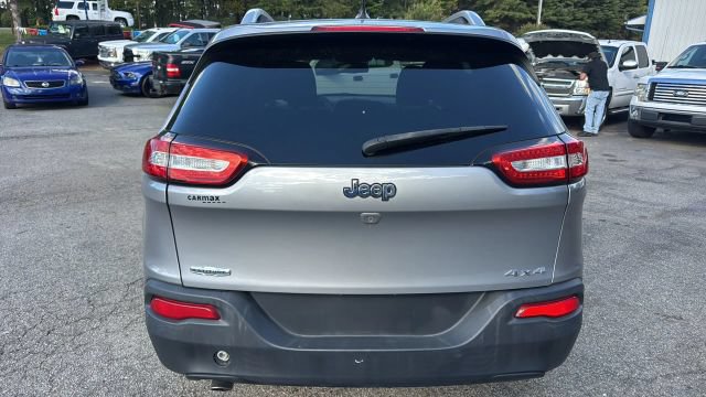 Used 2015 Jeep Cherokee Latitude AWD/4WD image 4