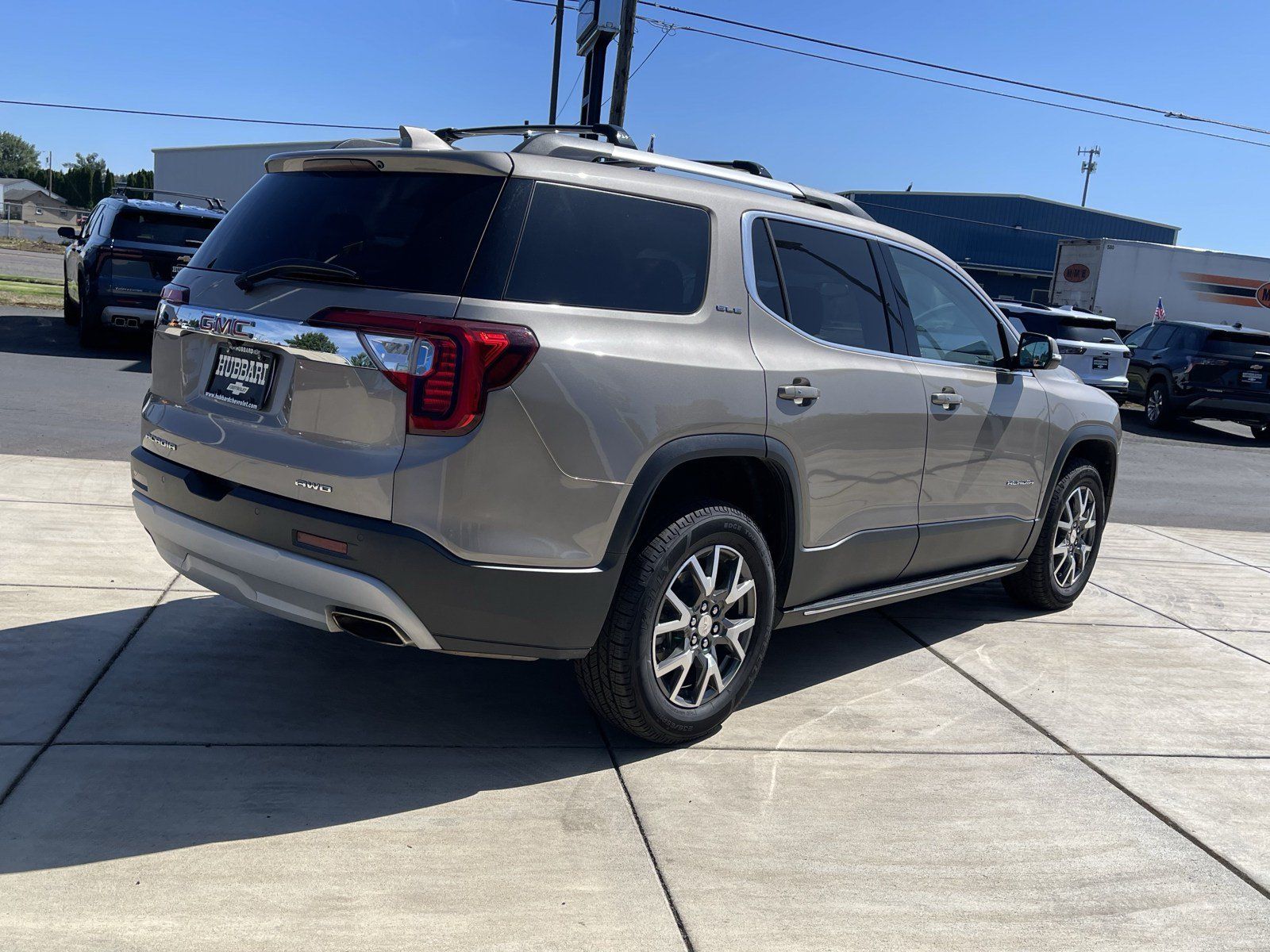 Used 2023 GMC Acadia SLE w/ Driver Convenience Package AWD/4WD image 5