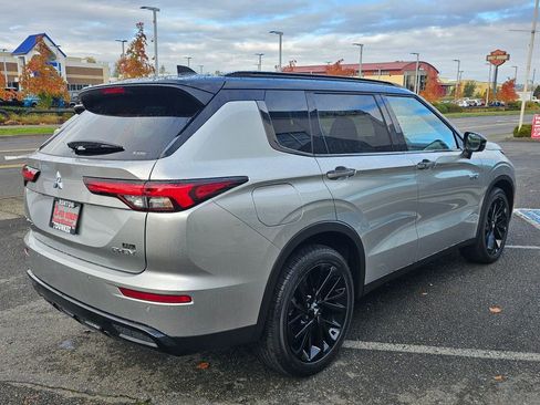 New 2025 Mitsubishi Outlander SEL Black Edition image 3