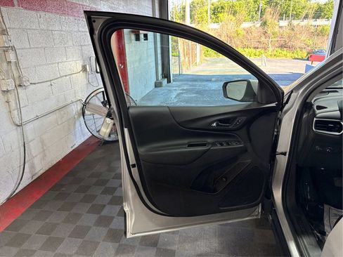 Used 2019 Chevrolet Equinox LT AWD/4WD image 19