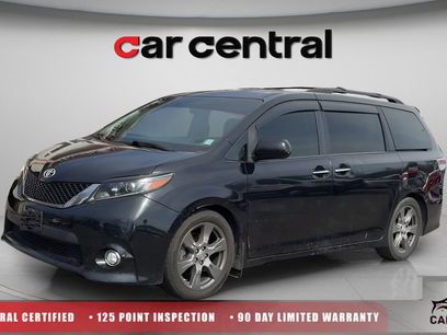 Used 2017 Toyota Sienna SE Premium