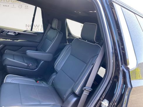 Used 2025 Chevrolet Tahoe Premier AWD/4WD image 13