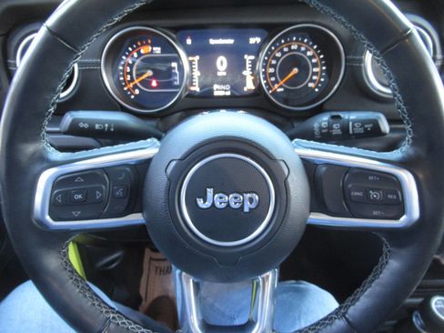 Used 2023 Jeep Wrangler Unlimited Sahara w/ LED Lighting Group AWD/4WD image 21