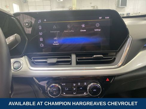 Used 2025 Chevrolet Trax LT w/ Driver Confidence Package FWD image 18