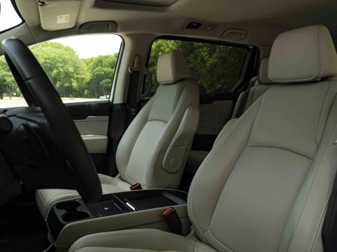 Used 2025 Honda Odyssey EX-L image 17