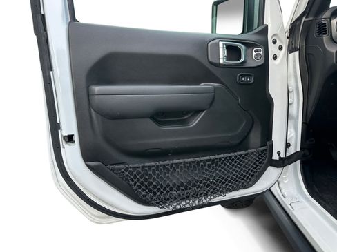 Used 2022 Jeep Wrangler Unlimited Sport image 16