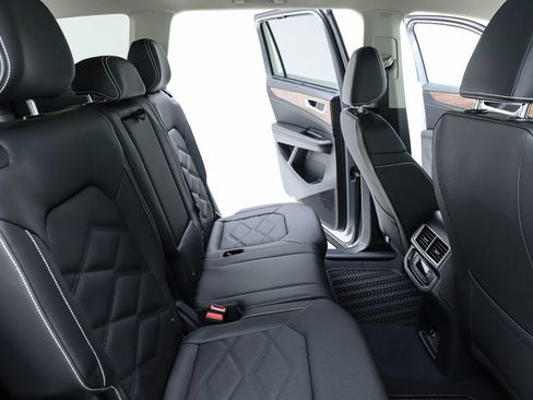 New 2026 Volkswagen Atlas SE FWD image 38