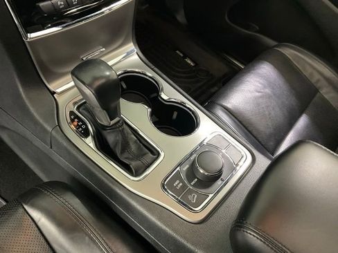 Used 2020 Jeep Grand Cherokee Limited w/ Luxury Group II image 15