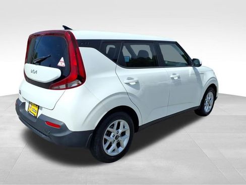 Used 2022 Kia Soul LX w/ Technology Package FWD image 10
