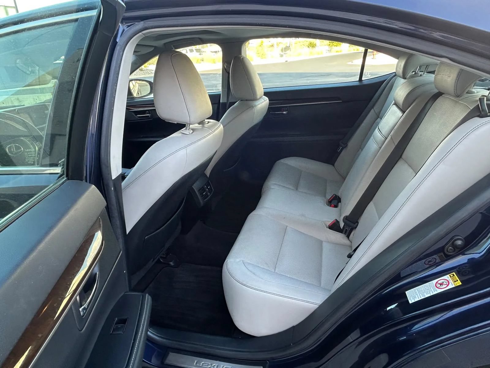 Used 2015 Lexus ES 350 w/ Luxury Package FWD image 10