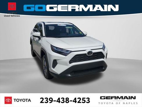 Certified 2022 Toyota RAV4 XLE w/ Convenience Package FWD image 3