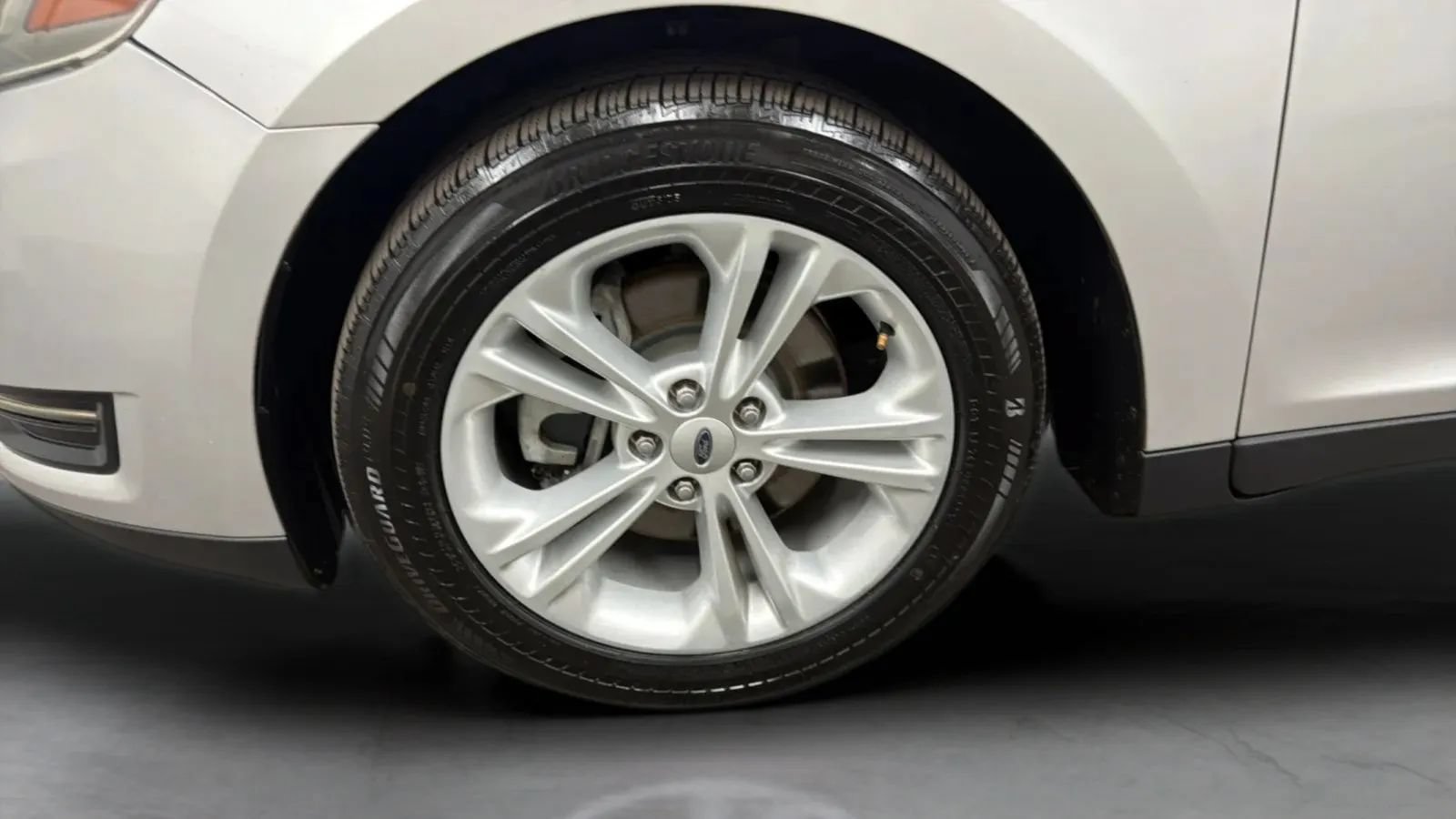 Used 2014 Ford Taurus SEL w/ Equipment Group 201A FWD image 27