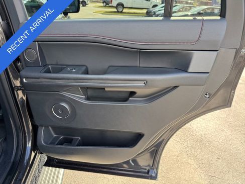 Used 2023 Ford Expedition Limited image 17