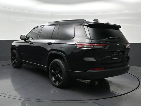 Used 2022 Jeep Grand Cherokee L Limited w/ Black Appearance Package RWD image 3