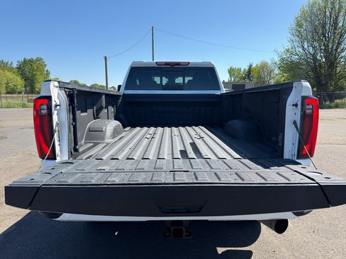 Used 2024 GMC Sierra 3500 Denali w/ Denali Reserve Package AWD/4WD image 9