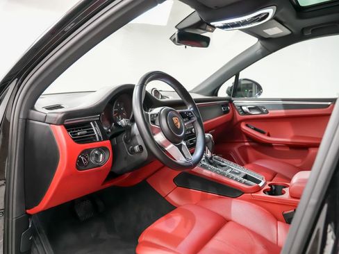 Used 2020 Porsche Macan GTS AWD/4WD image 4