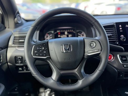 Used 2025 Honda Passport EX-L image 19