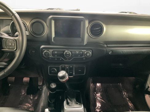 Used 2018 Jeep Wrangler Unlimited Sport S AWD/4WD image 11