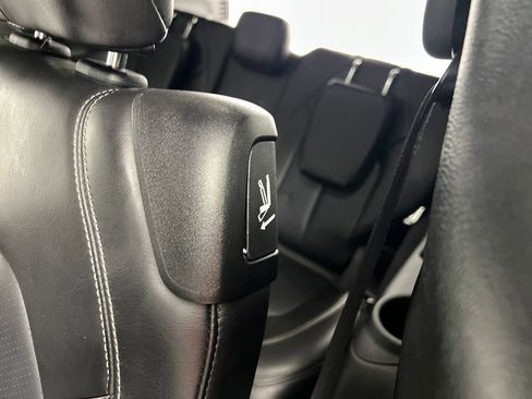Used 2025 Chrysler Pacifica Select FWD image 15