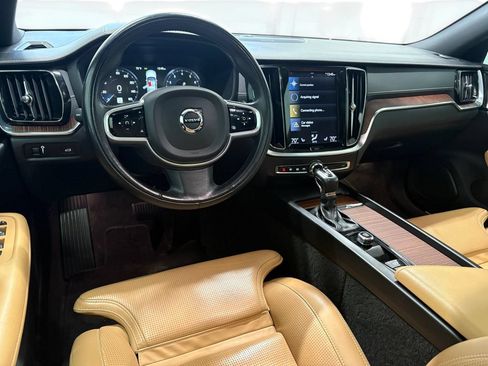 Used 2022 Volvo V60 T5 Cross Country w/ Lounge Package AWD/4WD image 17