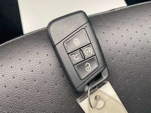 Used 2024 Volkswagen Jetta SE FWD image 25