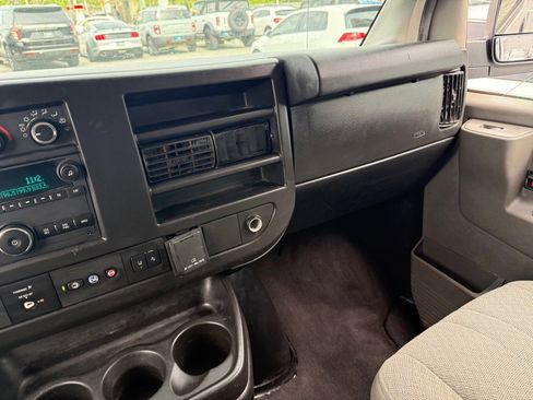 Used 2020 Chevrolet Express 3500 LT w/ LT Preferred Equipment Group image 19