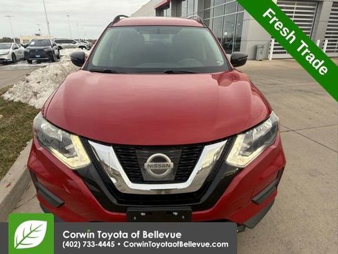 Used 2017 Nissan Rogue SV w/ Midnight Edition image 11