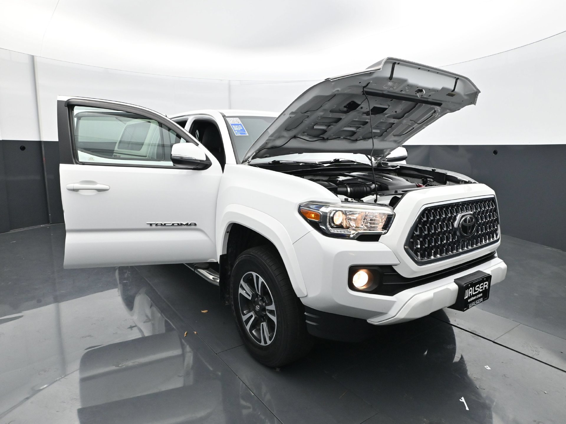 Used 2019 Toyota Tacoma TRD Sport AWD/4WD image 37