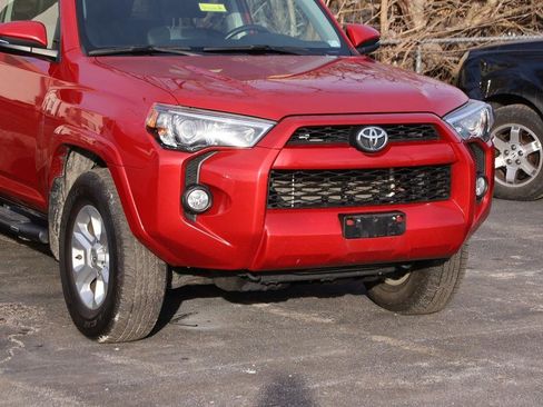 Used 2019 Toyota 4Runner SR5 Premium image 2