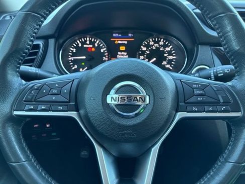 Used 2018 Nissan Rogue SV AWD/4WD image 40