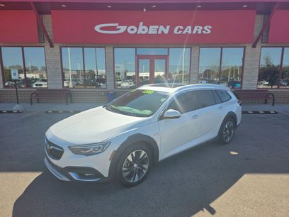 Used 2018 Buick Regal Essence w/ Driver Confidence Package #1