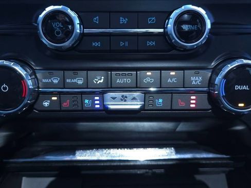 Used 2023 Ford F150 Lariat image 37