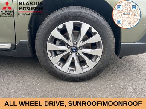 Used 2019 Subaru Outback 2.5i Touring AWD/4WD image 3