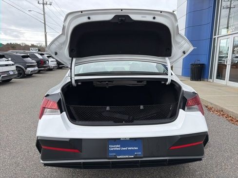 Certified 2024 Hyundai Elantra SEL w/ Convenience Package image 32