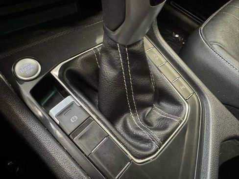 Used 2022 Volkswagen Tiguan SE R-Line FWD image 26
