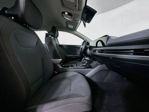 Used 2025 Kia K4 FWD image 30