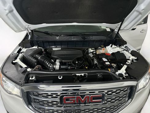 Used 2019 GMC Acadia Denali w/ Technology Package FWD image 35