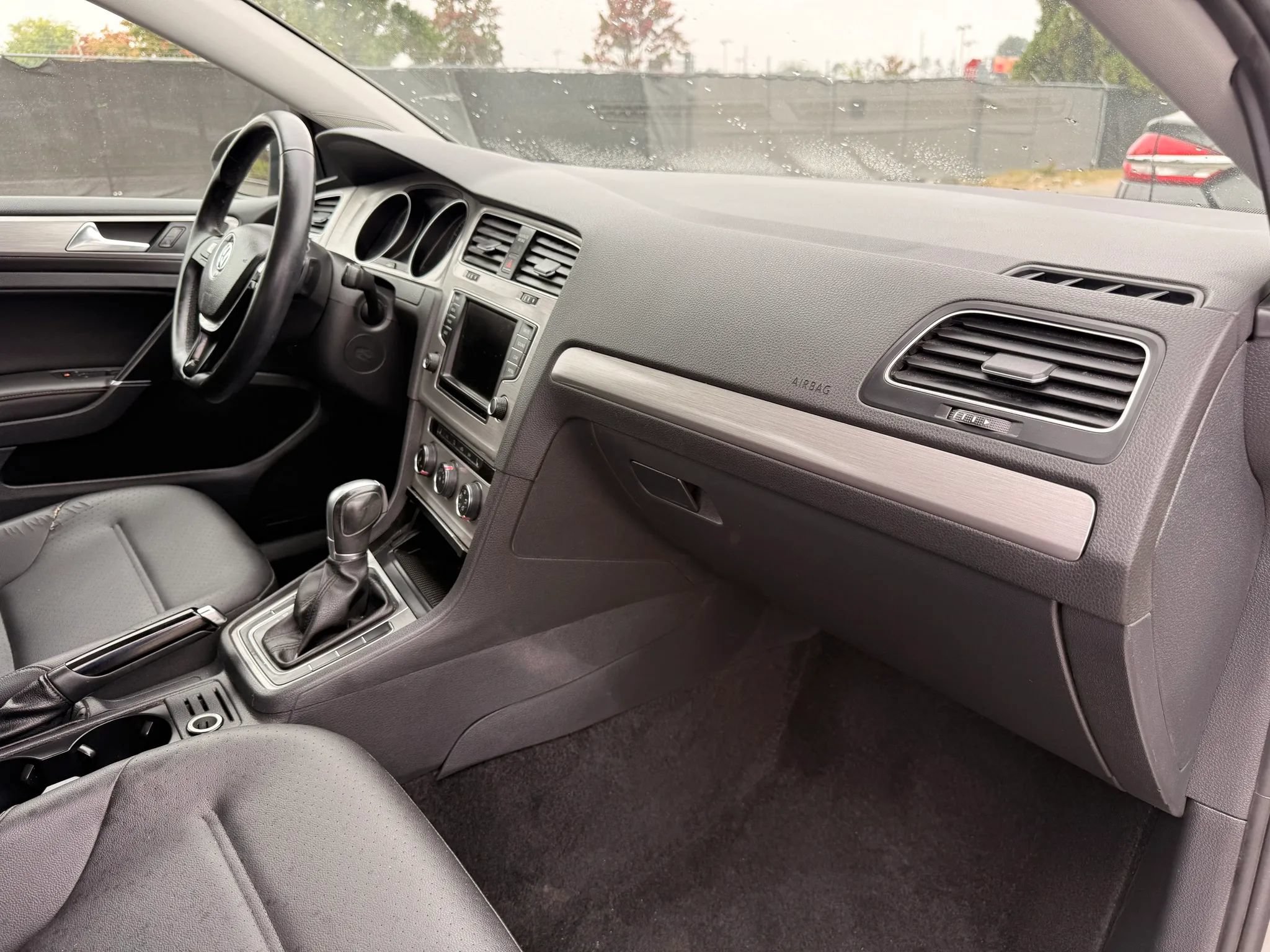Used 2017 Volkswagen Golf Wolfsburg Edition FWD image 19