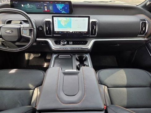Used 2025 Ford Expedition Tremor AWD/4WD image 17