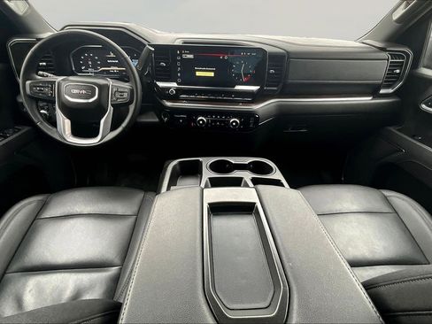 Used 2025 GMC Sierra 1500 SLT image 8