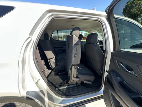 Certified 2021 Chevrolet Traverse LS FWD image 29
