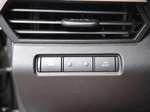 Used 2024 Nissan Altima 2.5 SV AWD/4WD image 18