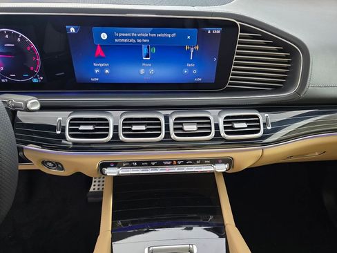 New 2026 Mercedes-Benz GLS 450 4MATIC image 16