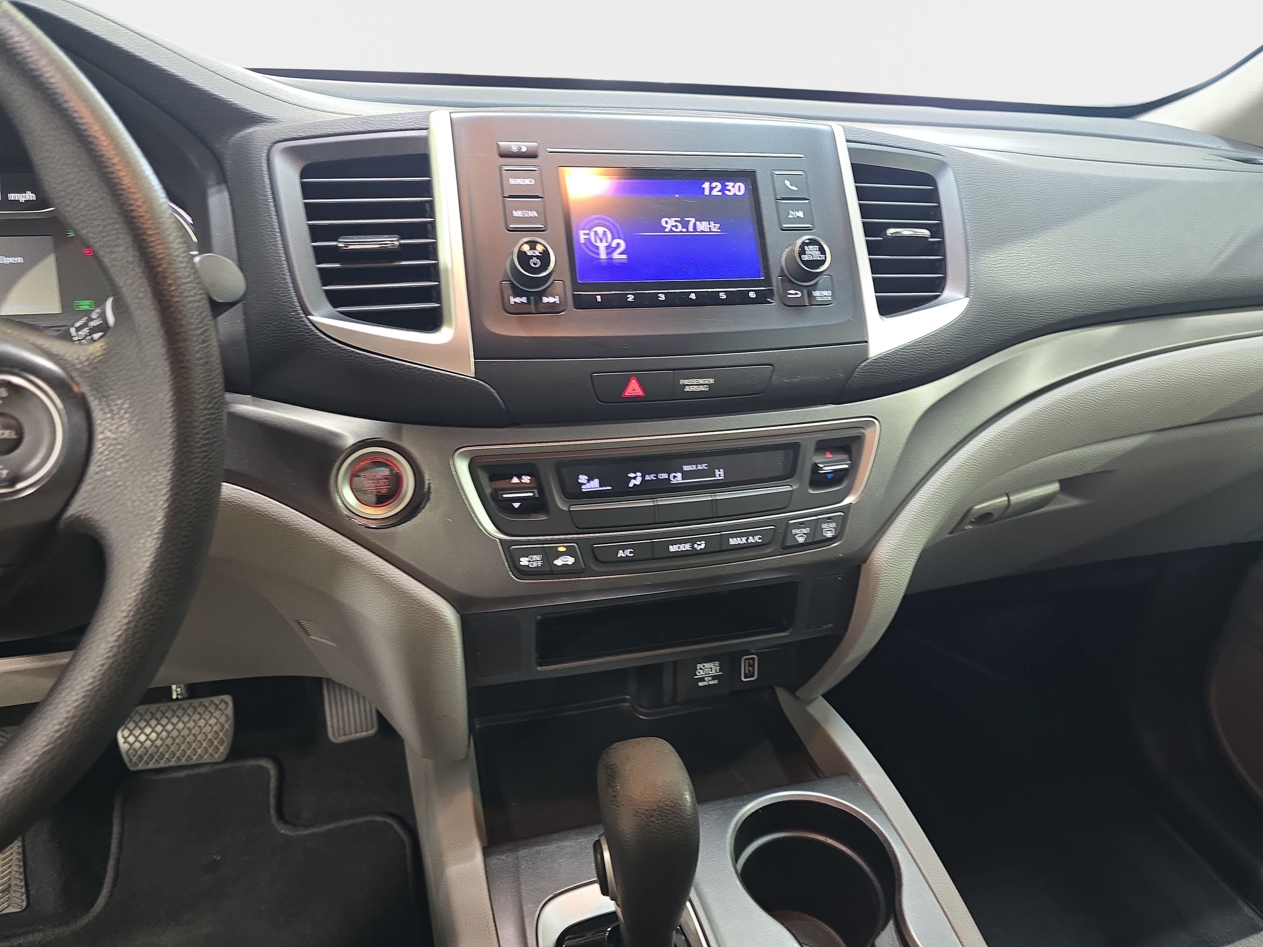 Used 2019 Honda Ridgeline RT image 17