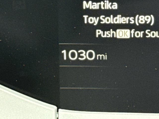Used 2027 Toyota Prius XLE FWD image 29